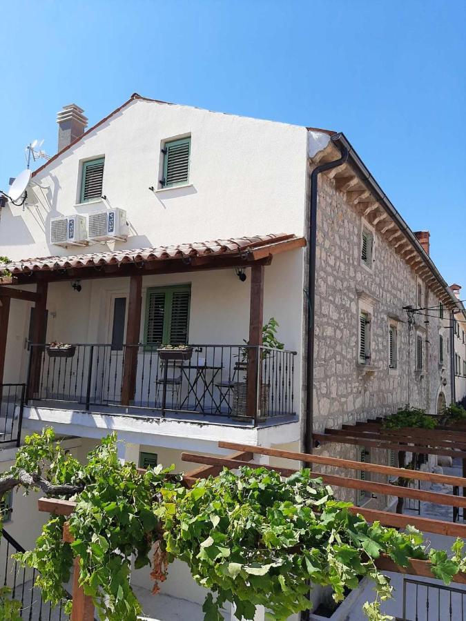 Casa Nonna Tereza Lägenhet Premantura Exteriör bild